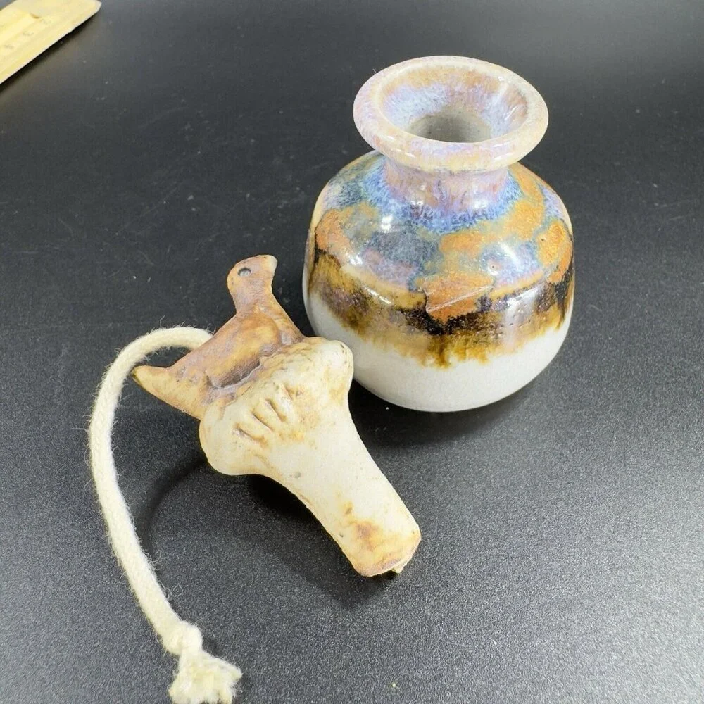 Hand‎ Made Pottery Oil Diffuser Bird Stopper Lid Stoneware Artist Signed Vintage